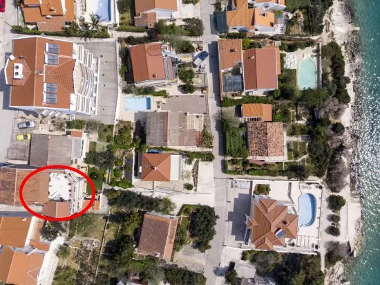 Umístění vily z leteckého pohledu.