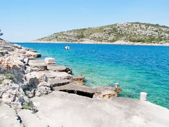 Koupání přímo u vily.