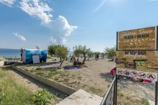 Pláž v městě Duće.