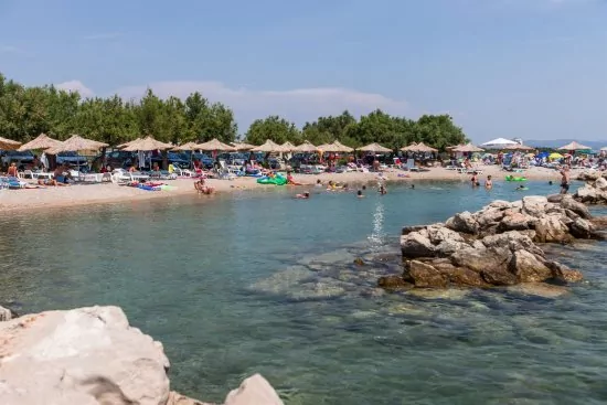 Tribunj oblázková pláž.