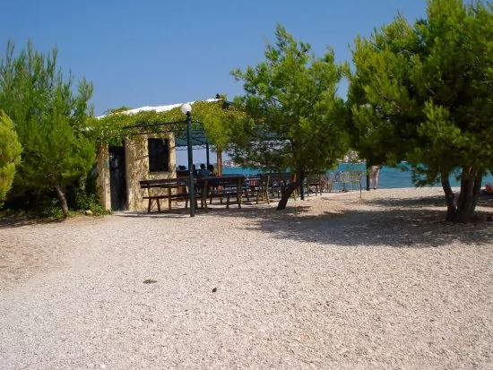 Pláž Pantan ve městě Trogir.