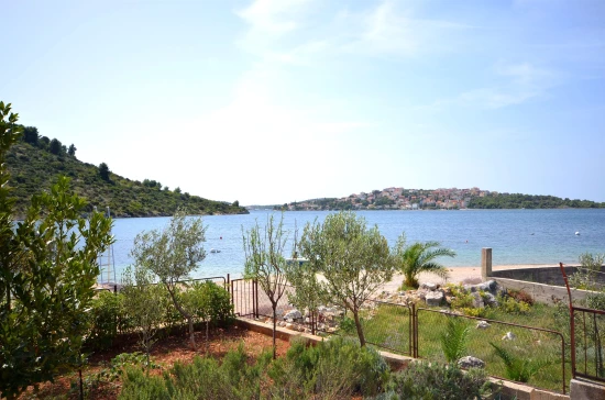 Výhled z apartmánu na moře.