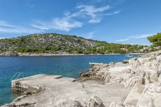 Moře a pláž do 100 m pěší chůzí.