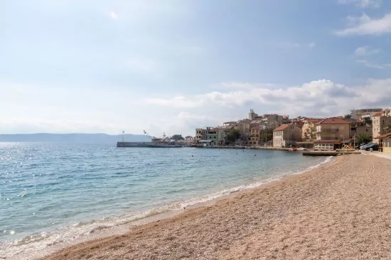 Moře a oblázková pláž 400 m pěší chůzí.