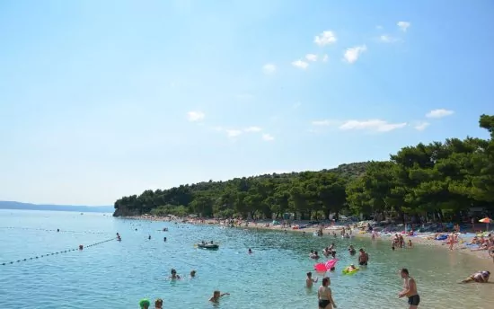 Živogošče - Blato oblázková pláž.