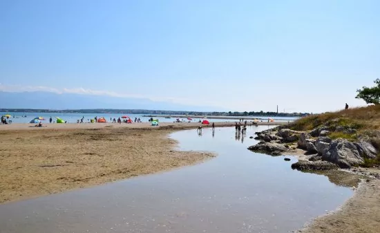 Nin písečná pláž.