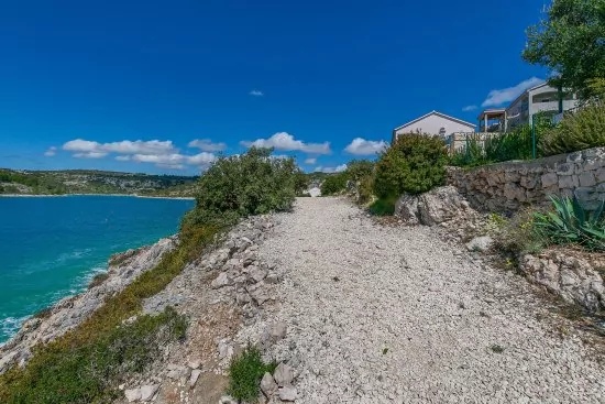 Sevid - pláž 45 m od objektu.