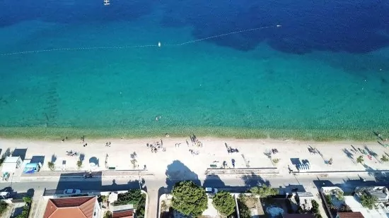 Sevid - oblázková pláž 600 m od objektu.