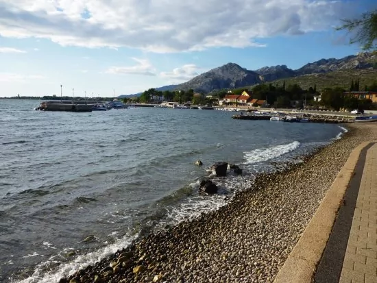 Seline - oblázková pláž.