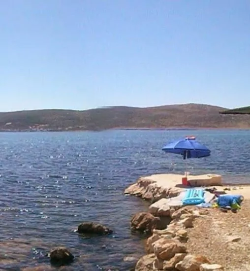 Moře 30 m od objektu.