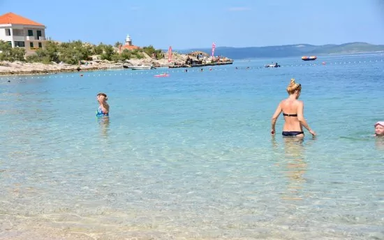 Makarska - oblázková pláž.