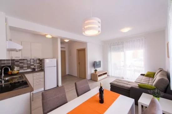 Apartmán Severní Dalmácie - Tribunj (Vodice) DA 4135 N3