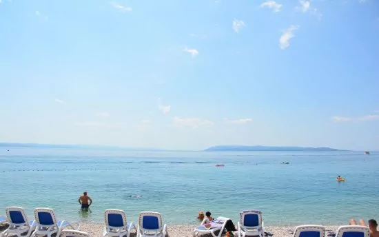 Tučepi - oblázková pláž.