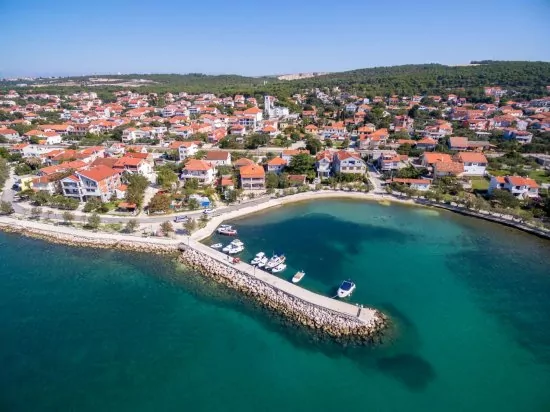 Bibinje - letecký pohled na moře a pobřeží.