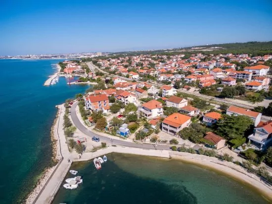 Bibinje - letecký pohled na moře a pobřeží.