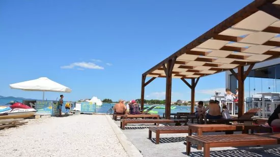 Sukošan - pláž s pozvolným vstupem do moře.