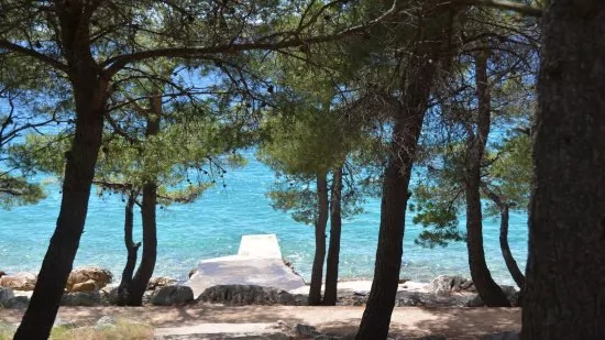 Moře a pláž přímo pod domem.