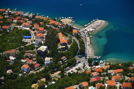 Letecký pohled na Jadranovo.