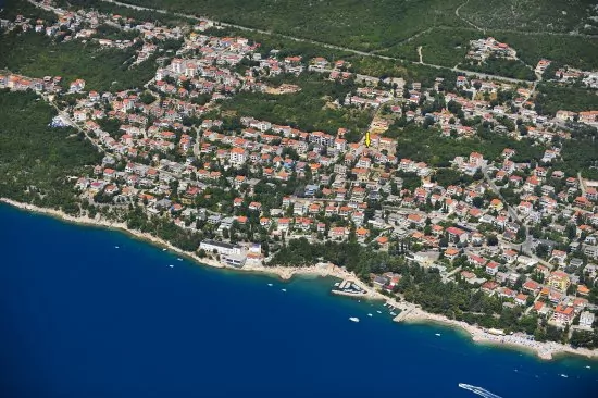 Umístění objektu z leteckého pohledu.