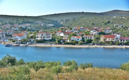 Rogoznica pobřeží.