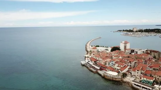 Letecký pohled na město Umag.