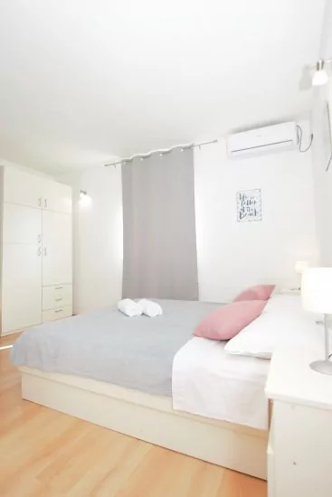 Apartmánový pokoj Ostrov Hvar - Stari Grad OS 2007 N2