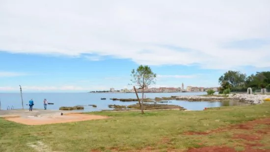 Umag pobřeží a posezení