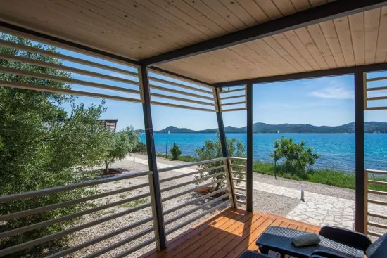 Nádherná terasa s výhledem na moře.