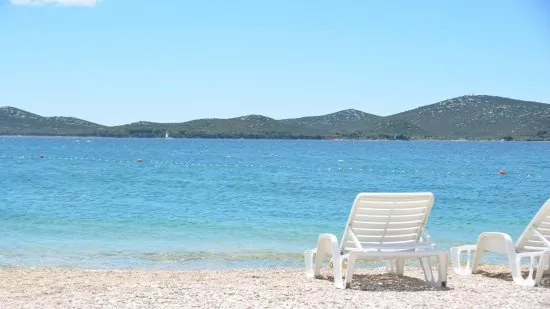 Biograd a pláž Dražica 600 m pěší chůzí.