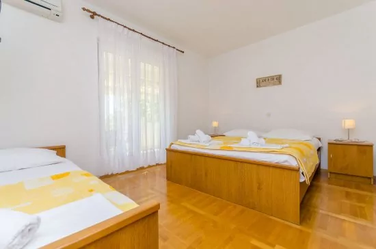 Apartmán Střední Dalmácie - Okrug Gornji DA 3320 N2