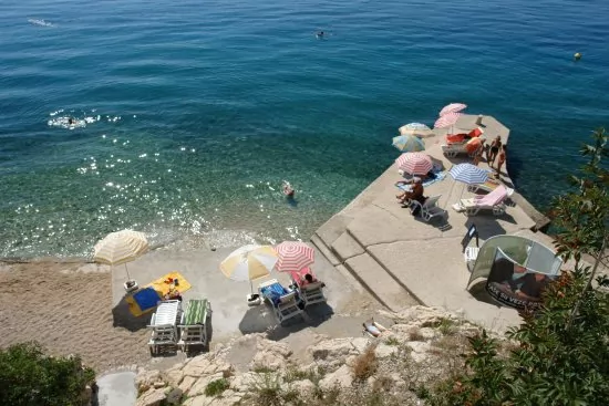 Pláž 180 m pěší chůzí.