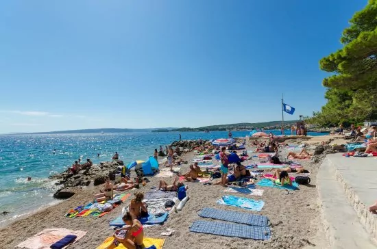 Oblázková pláž Dražica.