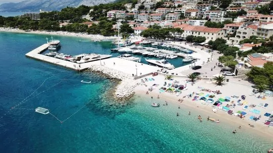 Brela letecký pohled. 