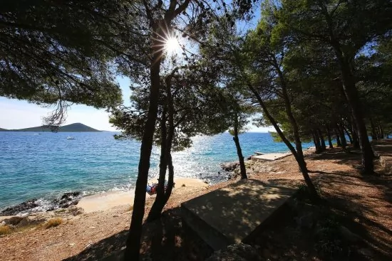 Moře a pláž přímo pod domem.