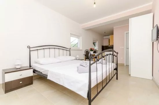 Apartmán Střední Dalmácie - Okrug Gornji DA 3322 N1