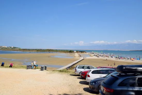 Privlaka písečná pláž 1,4 km pěší chůzí.