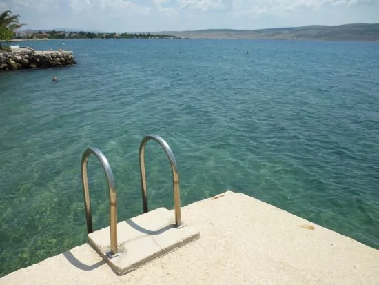 Čisté moře pouze 30 m pěší chůzí.