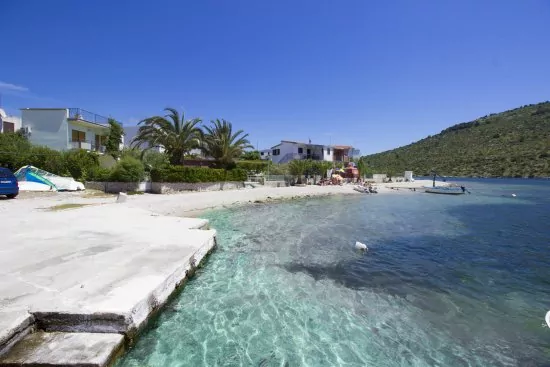 Rogoznica pláž Podglavica.