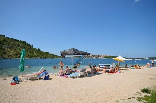 Rogoznica pláž Podglavica.