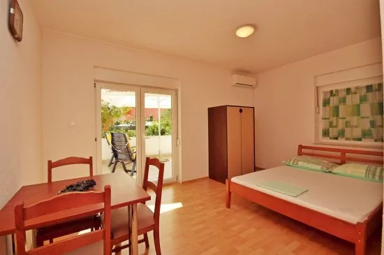 Apartmán Střední Dalmácie - Okrug Gornji DA 3323 N2