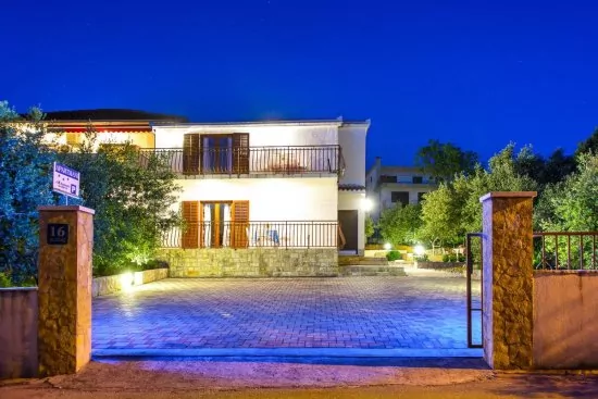 Apartmán Střední Dalmácie - Okrug Gornji DA 3324 N2