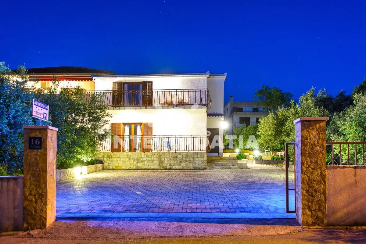 Apartmán Střední Dalmácie - Okrug Gornji DA 3324 N3