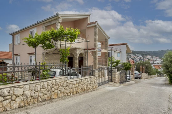 Apartmán Střední Dalmácie - Okrug Gornji DA 3325 N1