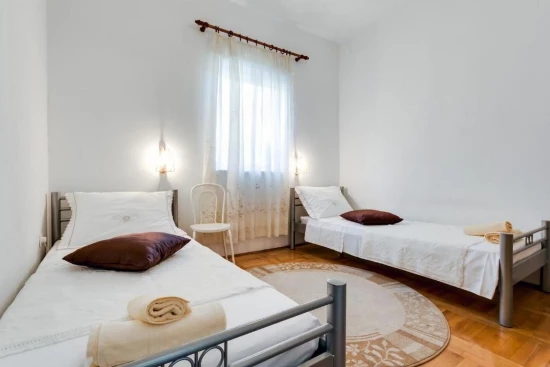 Apartmán Střední Dalmácie - Okrug Gornji DA 3325 N1