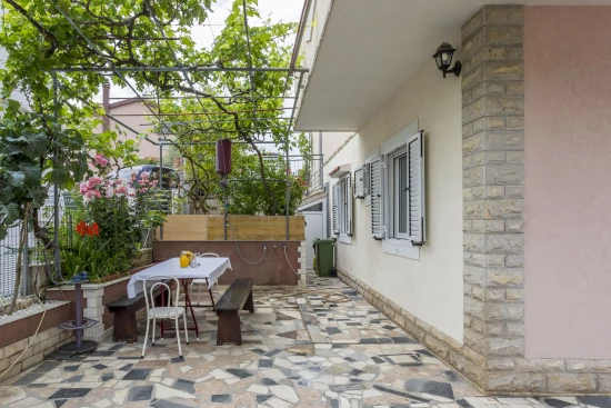 Apartmán Střední Dalmácie - Okrug Gornji DA 3325 N1