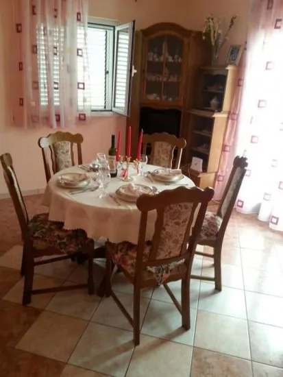 Apartmán Střední Dalmácie - Okrug Gornji DA 3325 N2