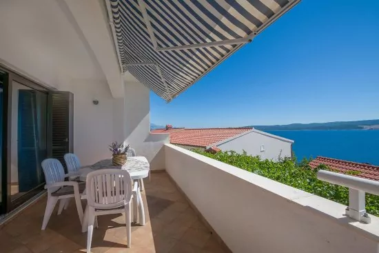 Nádherný výhled z terasy apartmánu.
