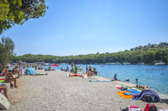 Pláž 400 m pěší chůzí.