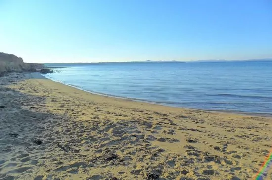 Písečná pláž 700 m pěší chůzí.