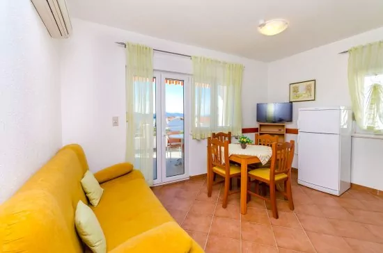 Apartmán Střední Dalmácie - Okrug Gornji DA 3328 N3